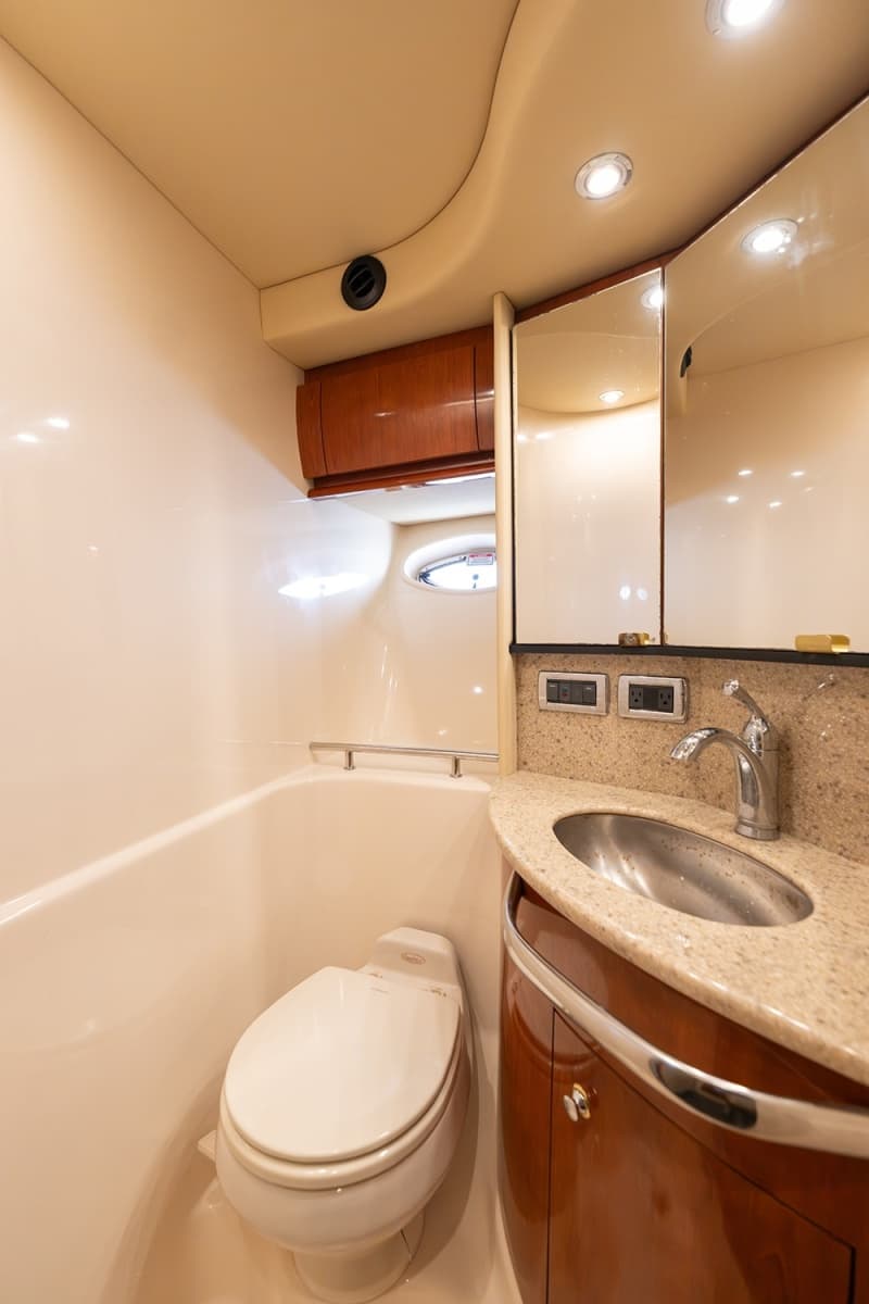 2003 Sea Ray 420 Sundancer - Photo 28