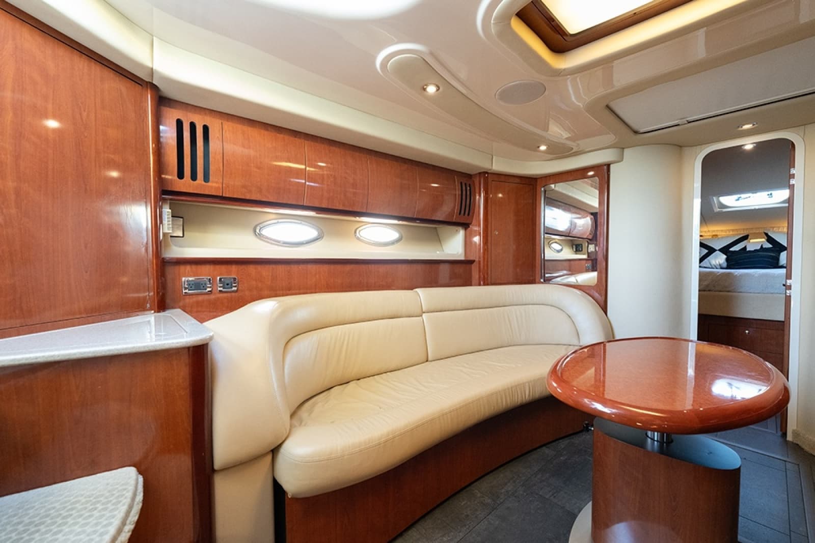 2003 Sea Ray 420 Sundancer - Photo 18