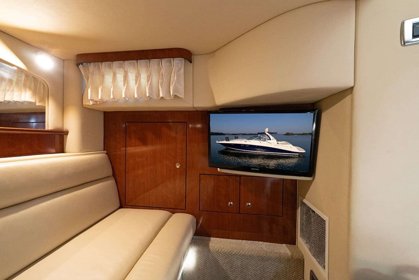 2003 Sea Ray 420 Sundancer - Photo 22