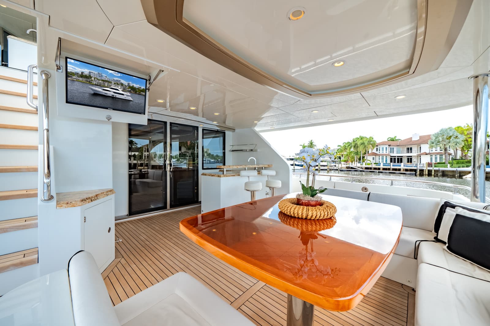 2016 Ocean Alexander 90 SKY LOUNGE - Photo 10