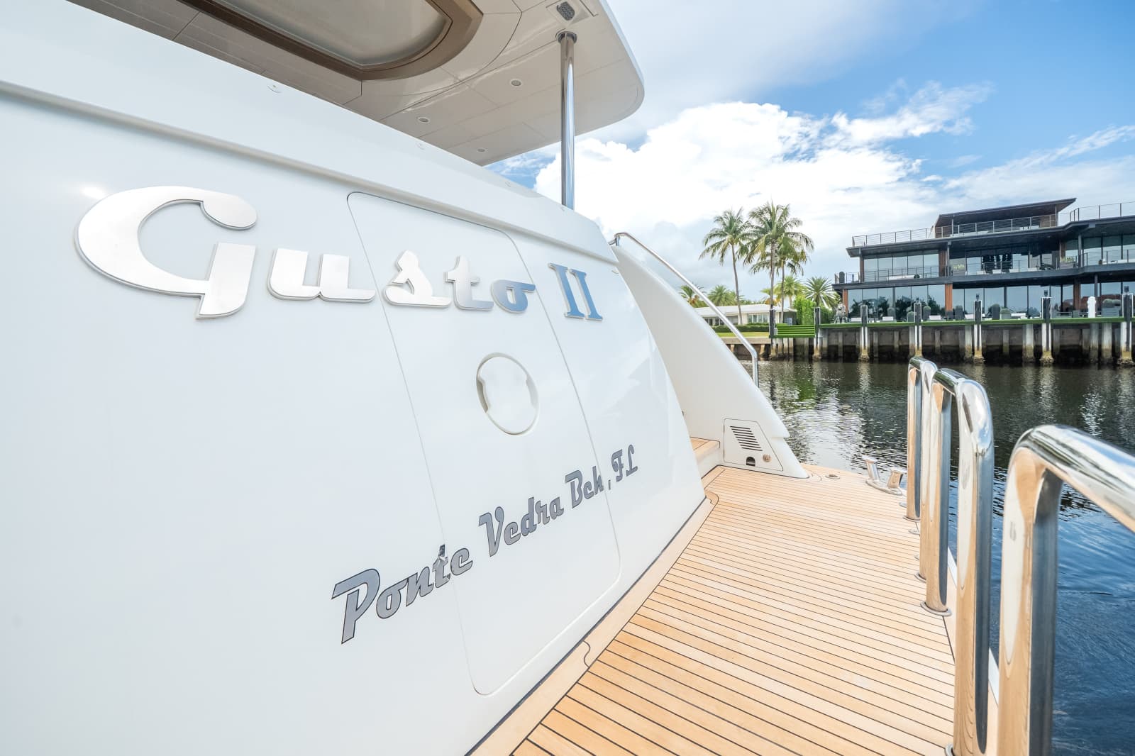 2016 Ocean Alexander 90 SKY LOUNGE - Photo 9