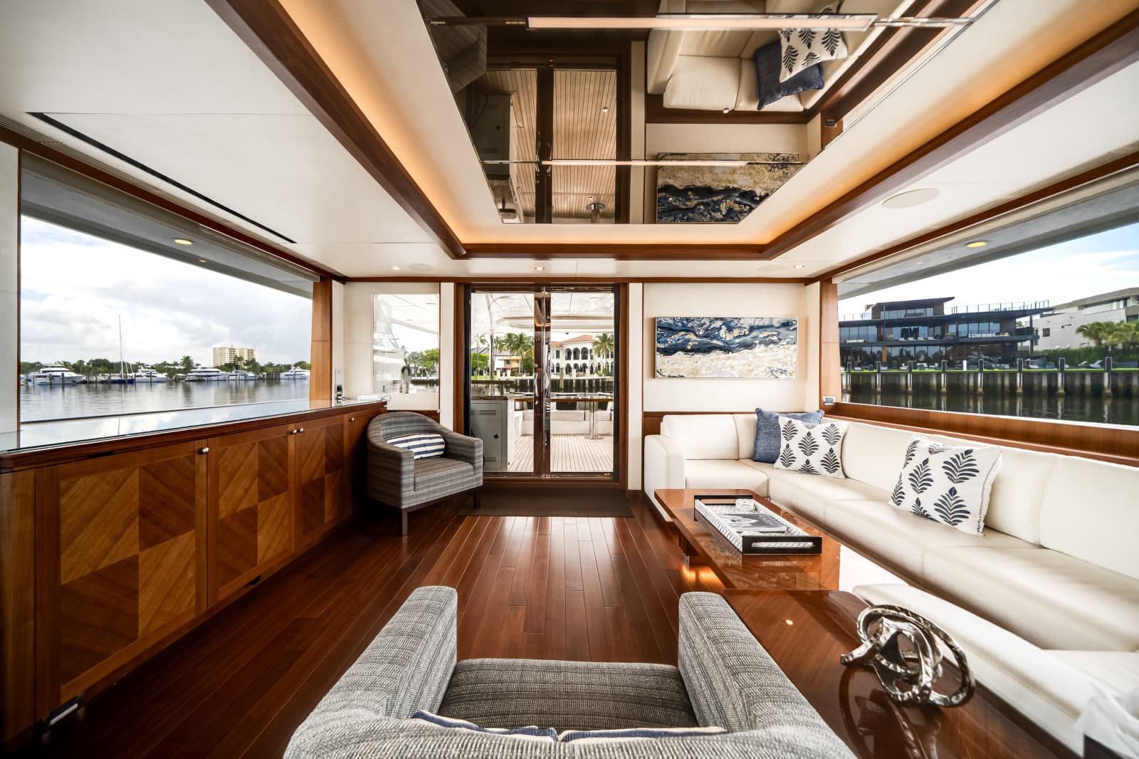 2016 Ocean Alexander 90 SKY LOUNGE - Photo 16