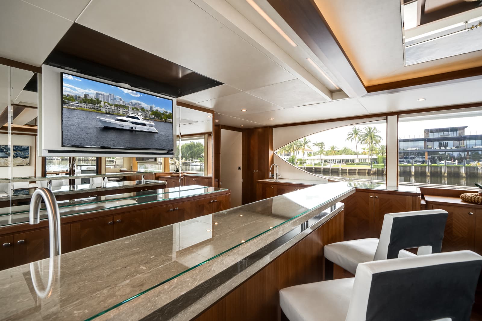 2016 Ocean Alexander 90 SKY LOUNGE - Photo 18