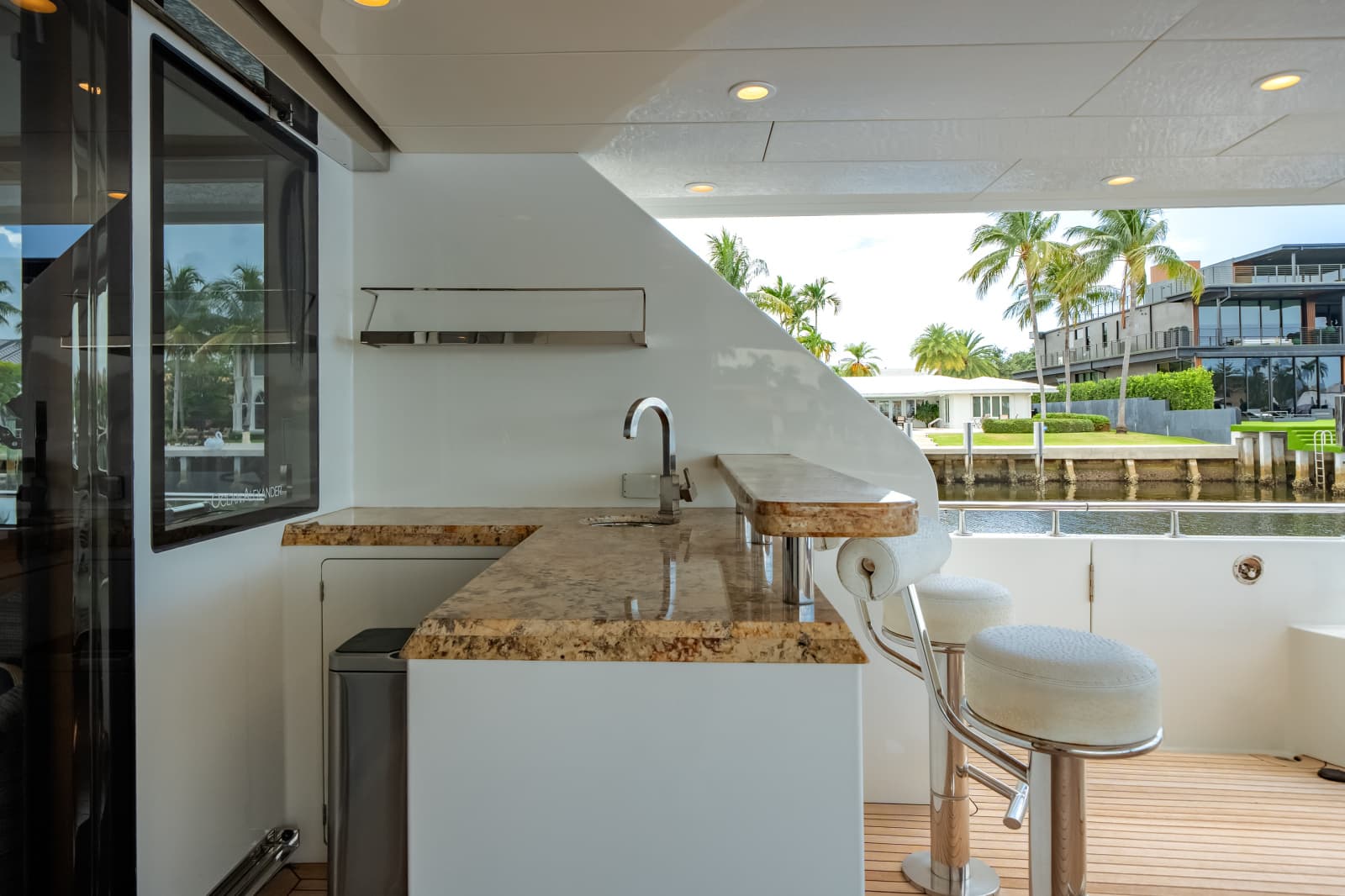 2016 Ocean Alexander 90 SKY LOUNGE - Photo 62