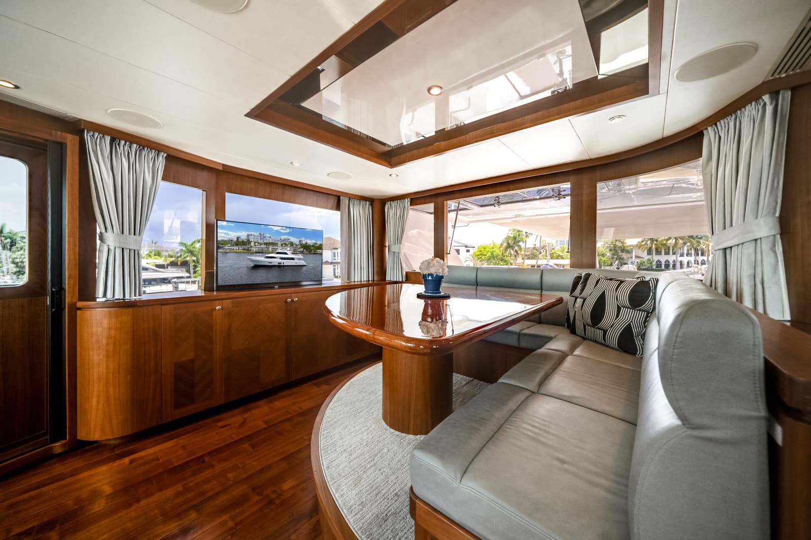 2016 Ocean Alexander 90 SKY LOUNGE - Photo 46