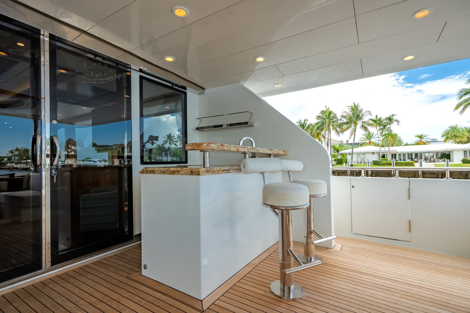 2016 Ocean Alexander 90 SKY LOUNGE - Photo 14