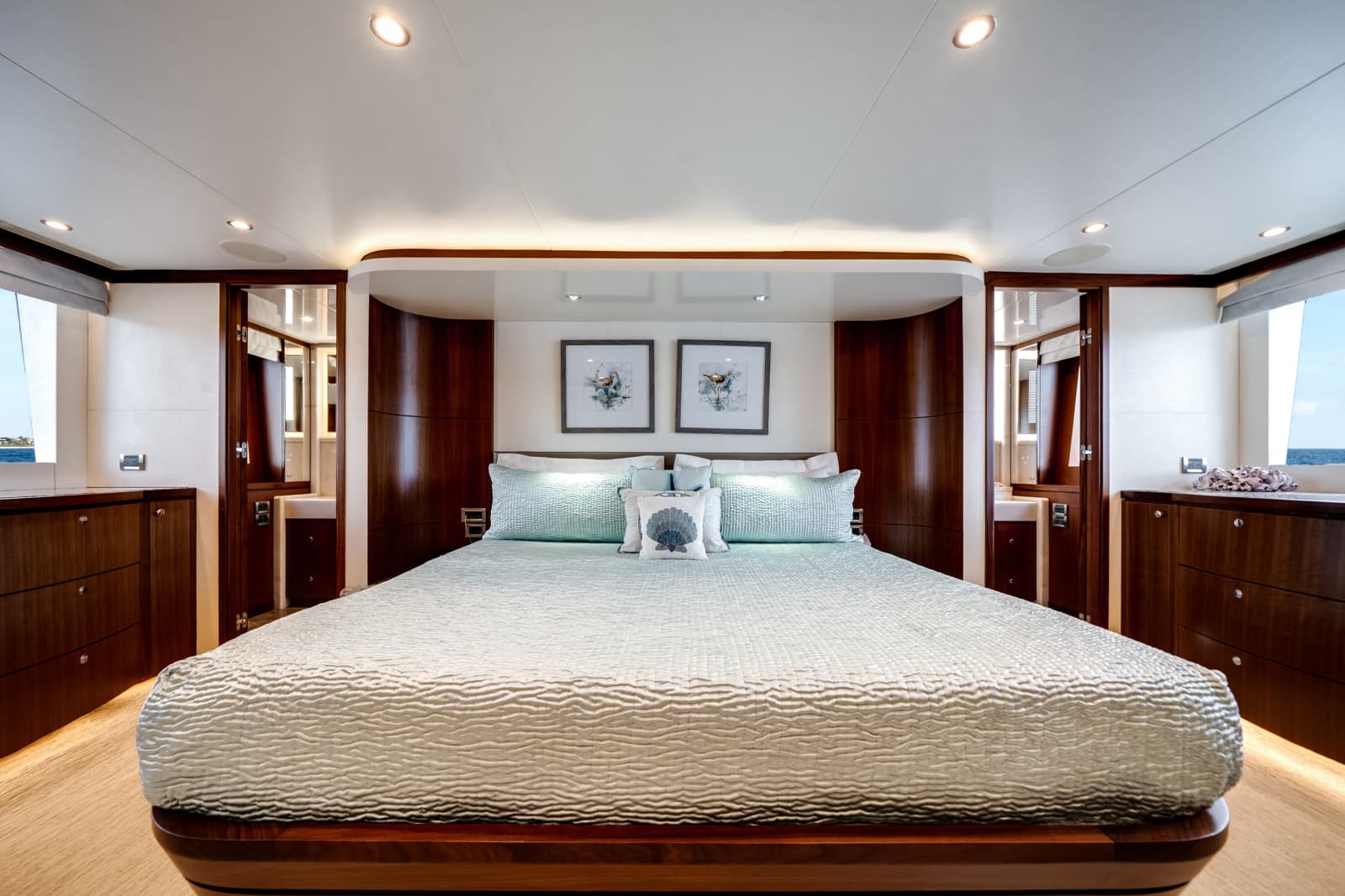 2016 Ocean Alexander 90 SKY LOUNGE - Photo 31