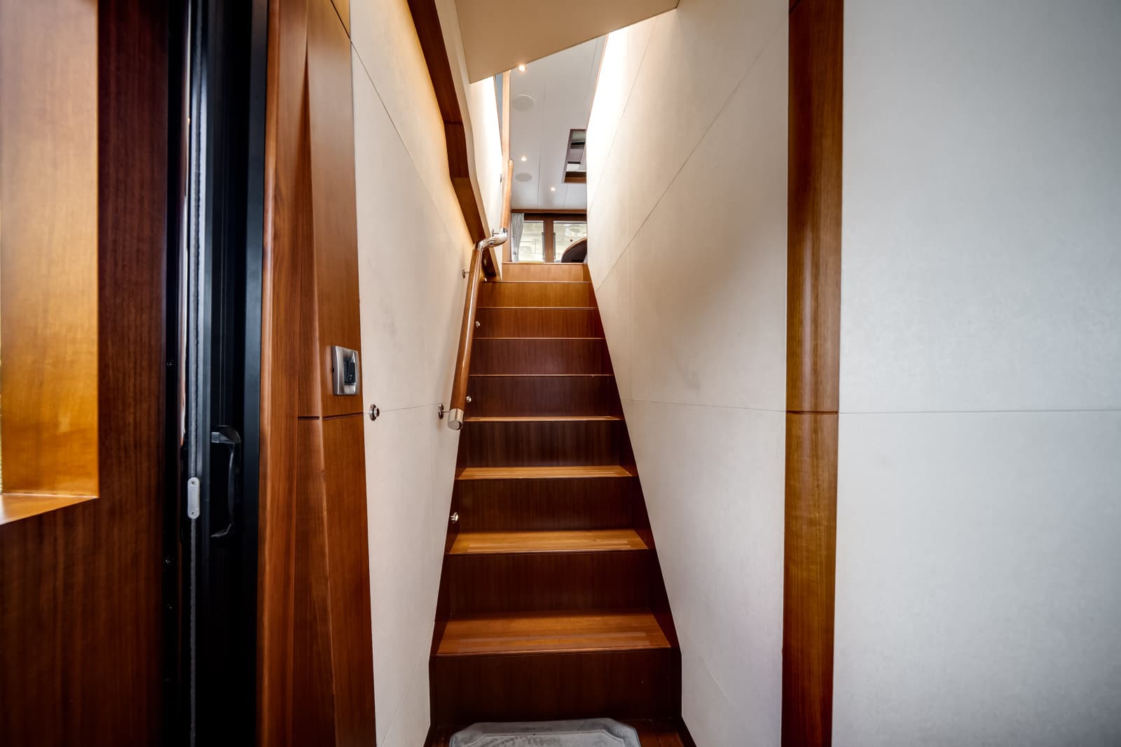 2016 Ocean Alexander 90 SKY LOUNGE - Photo 43