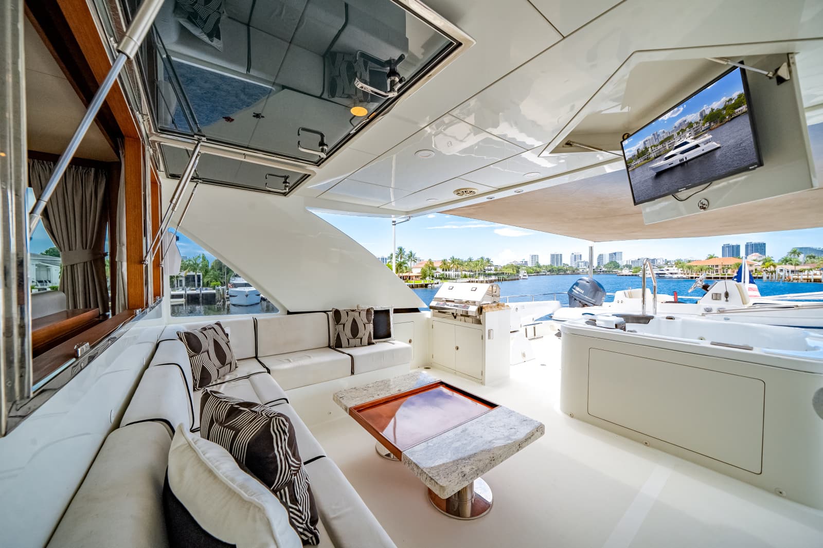 2016 Ocean Alexander 90 SKY LOUNGE - Photo 54