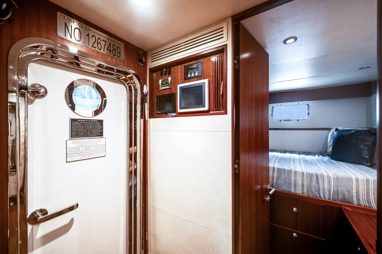 2016 Ocean Alexander 90 SKY LOUNGE - Photo 71