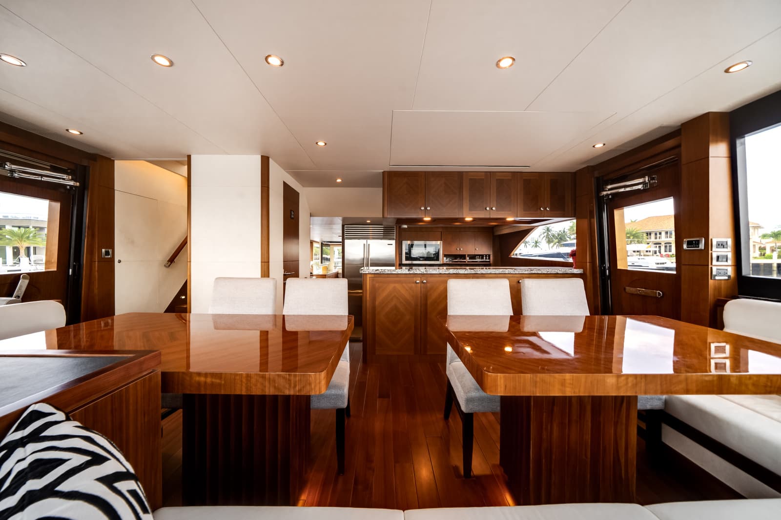 2016 Ocean Alexander 90 SKY LOUNGE - Photo 28