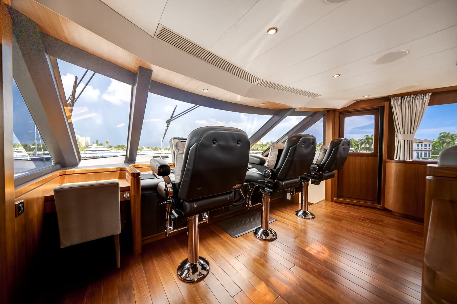 2016 Ocean Alexander 90 SKY LOUNGE - Photo 49