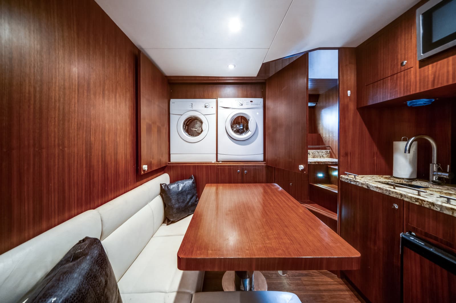 2016 Ocean Alexander 90 SKY LOUNGE - Photo 66