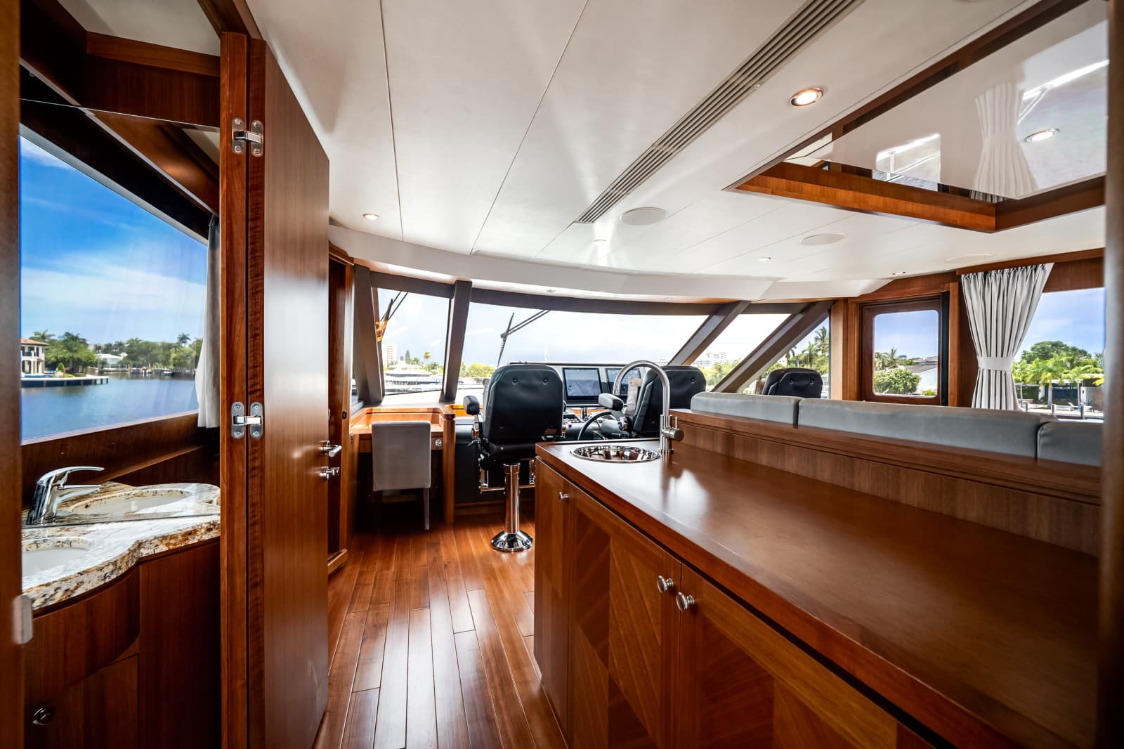 2016 Ocean Alexander 90 SKY LOUNGE - Photo 47