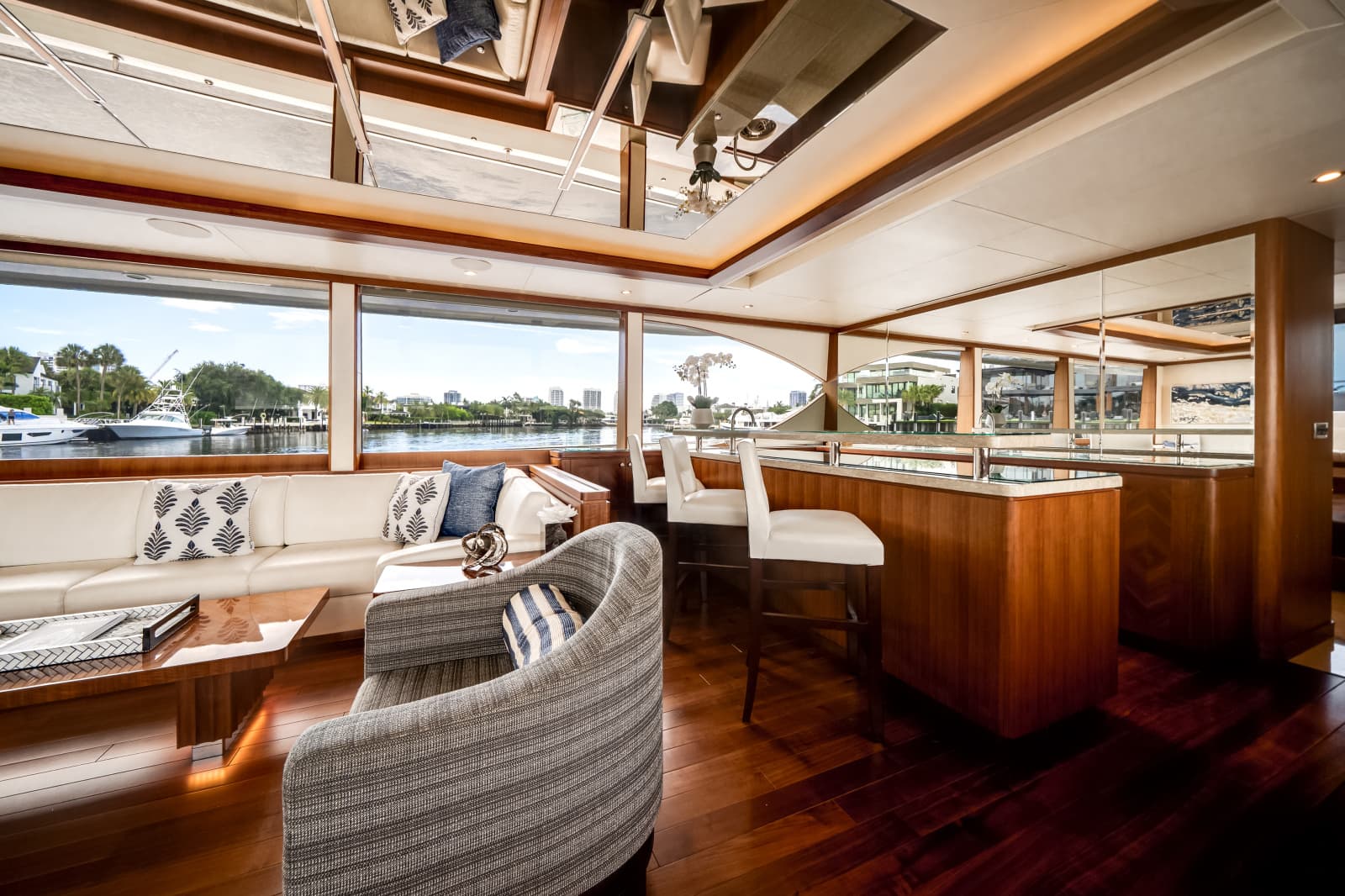 2016 Ocean Alexander 90 SKY LOUNGE - Photo 14