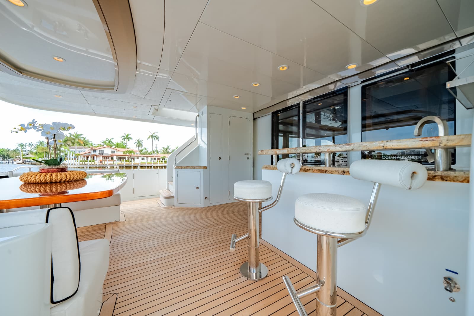 2016 Ocean Alexander 90 SKY LOUNGE - Photo 13
