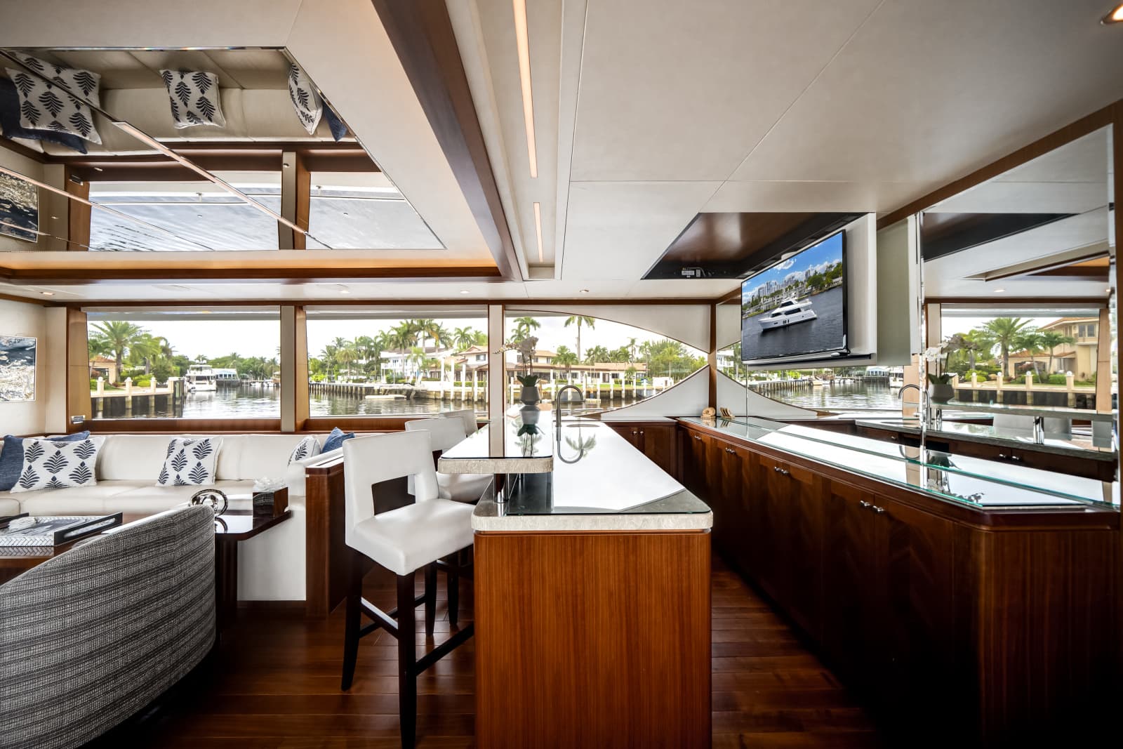 2016 Ocean Alexander 90 SKY LOUNGE - Photo 19