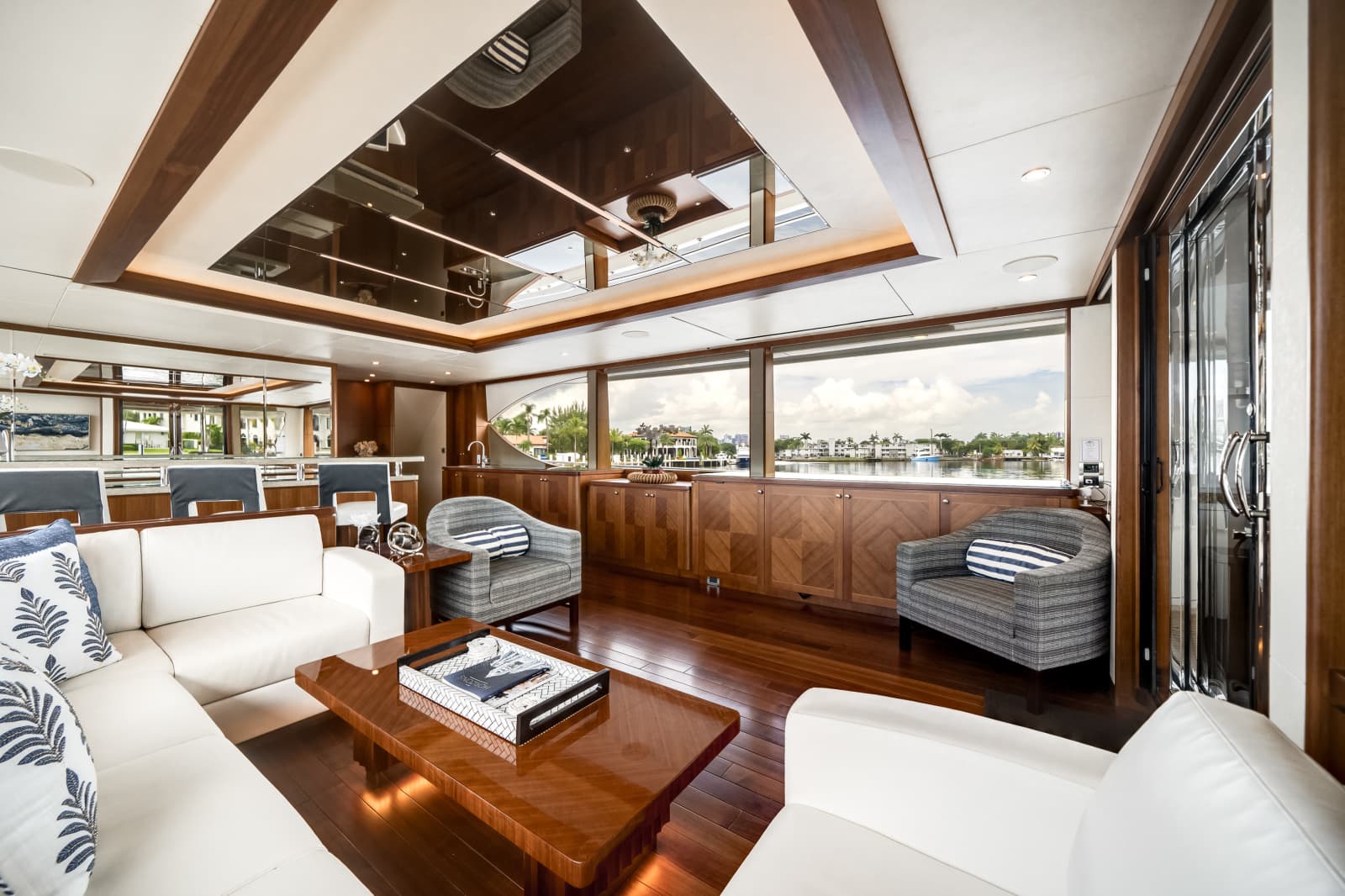 2016 Ocean Alexander 90 SKY LOUNGE - Photo 18