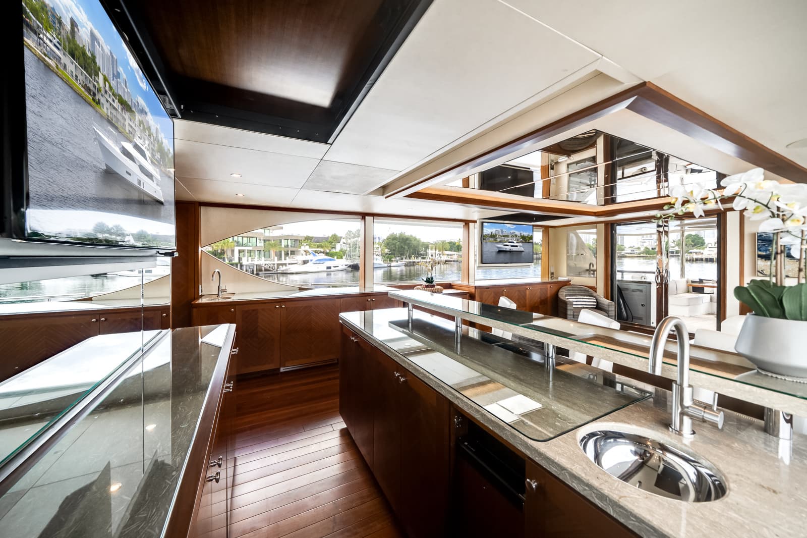 2016 Ocean Alexander 90 SKY LOUNGE - Photo 20