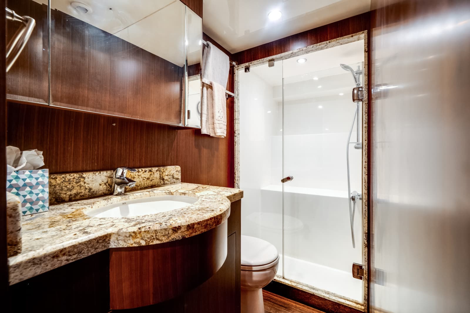 2016 Ocean Alexander 90 SKY LOUNGE - Photo 70