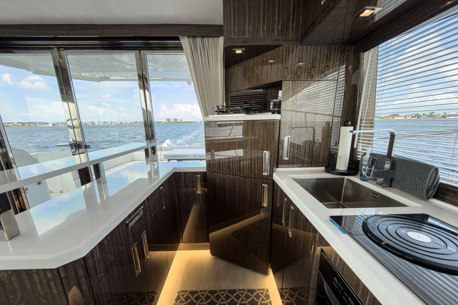 2022 Galeon 550 Fly - Photo 17