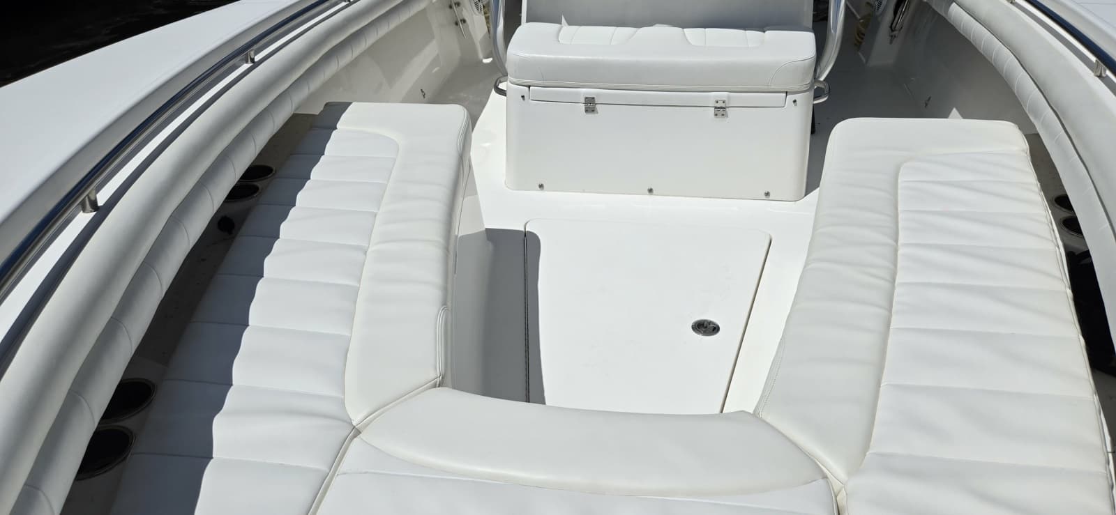 2018 Regulator 28 FS - Photo 16