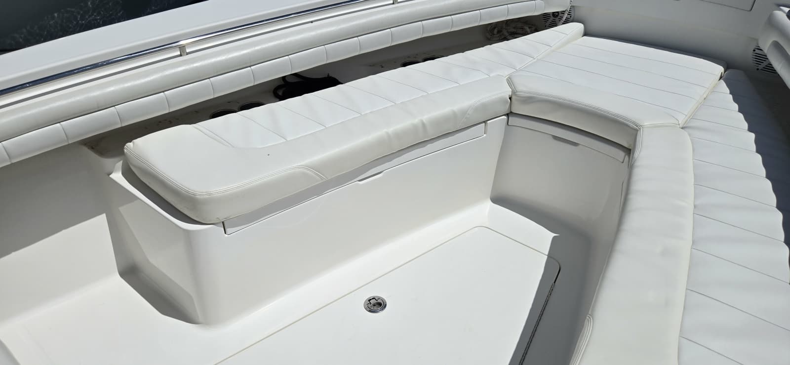 2018 Regulator 28 FS - Photo 12