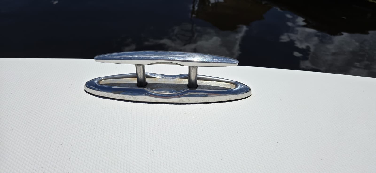 2018 Regulator 28 FS - Photo 15