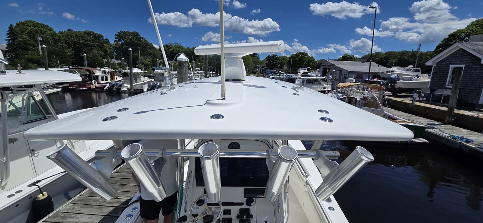 2018 Regulator 28 FS - Photo 36