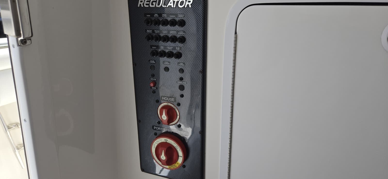 2018 Regulator 28 FS - Photo 19