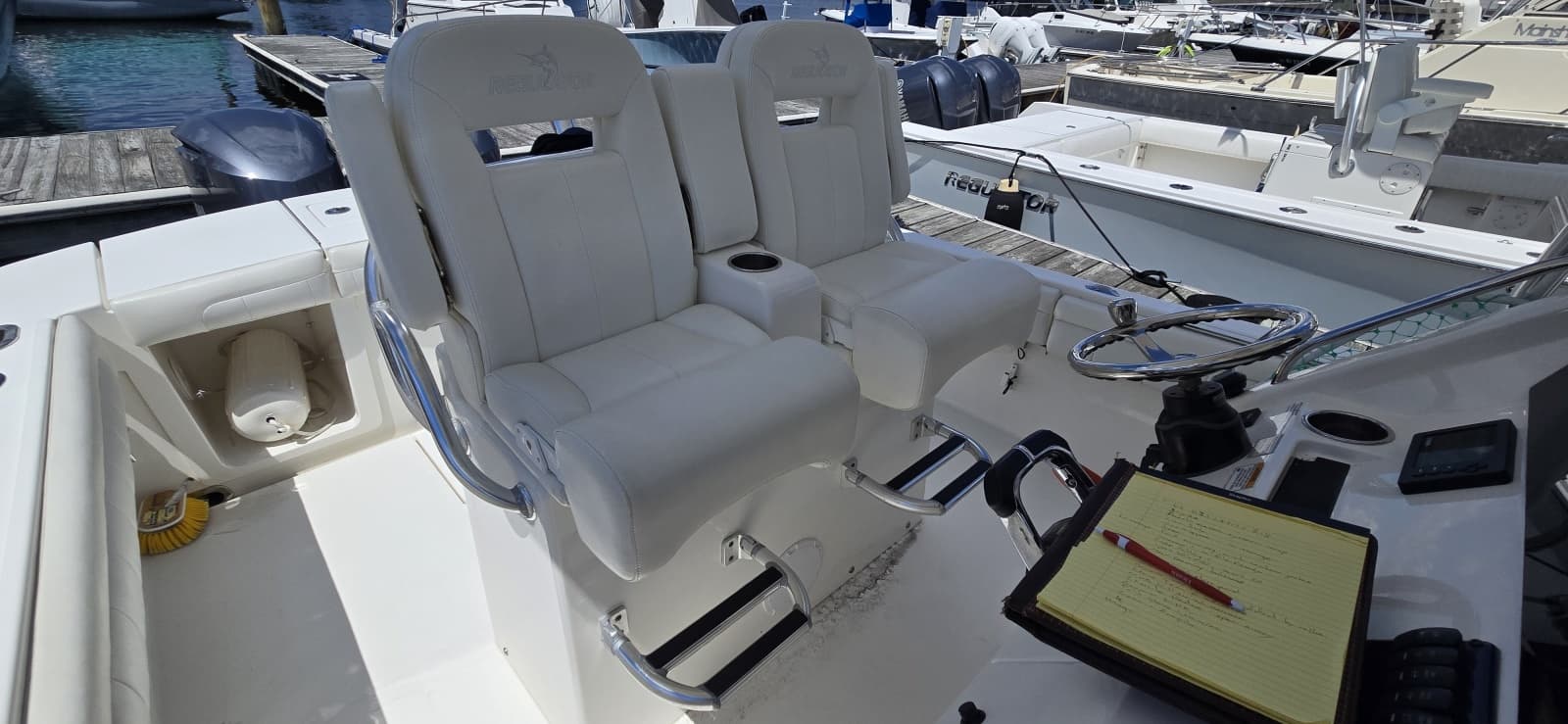 2018 Regulator 28 FS - Photo 35