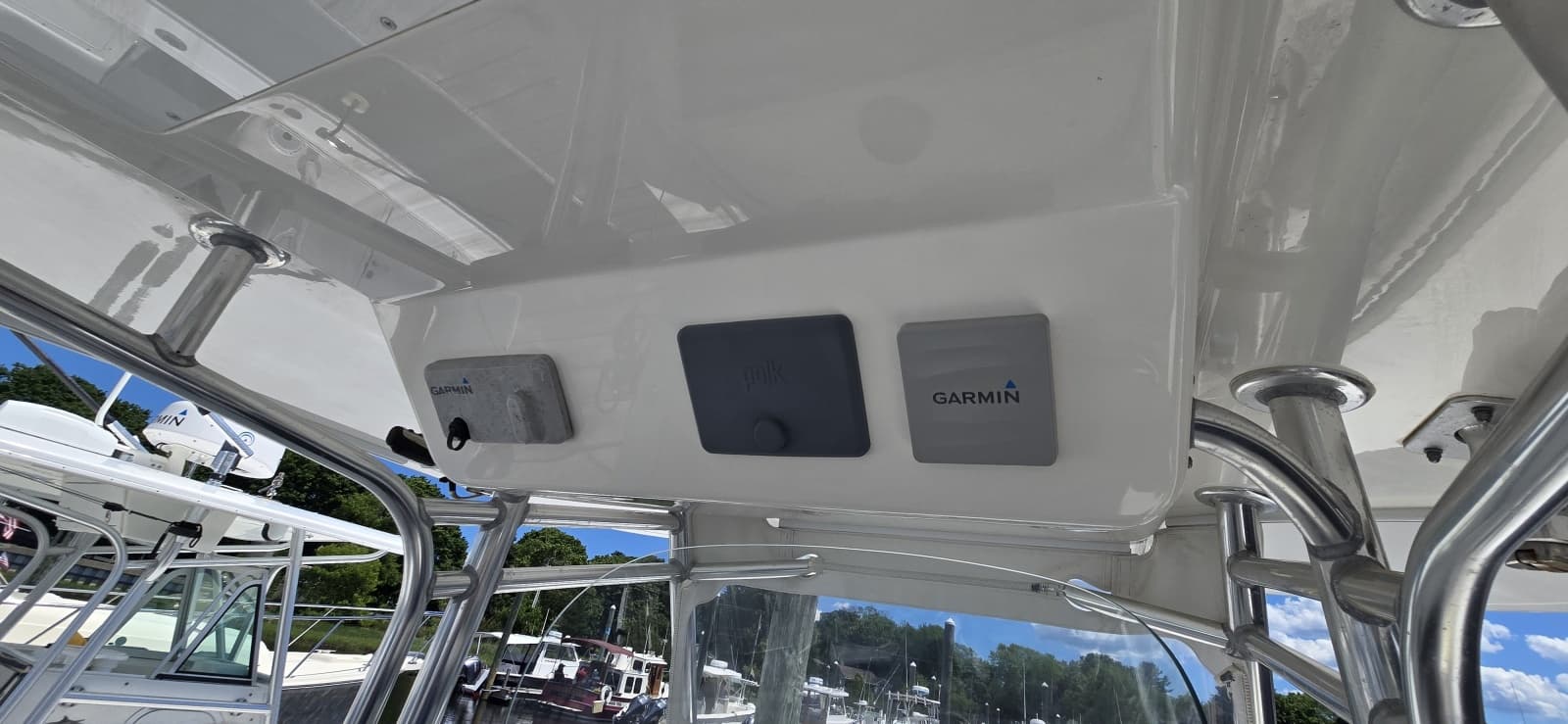 2018 Regulator 28 FS - Photo 24