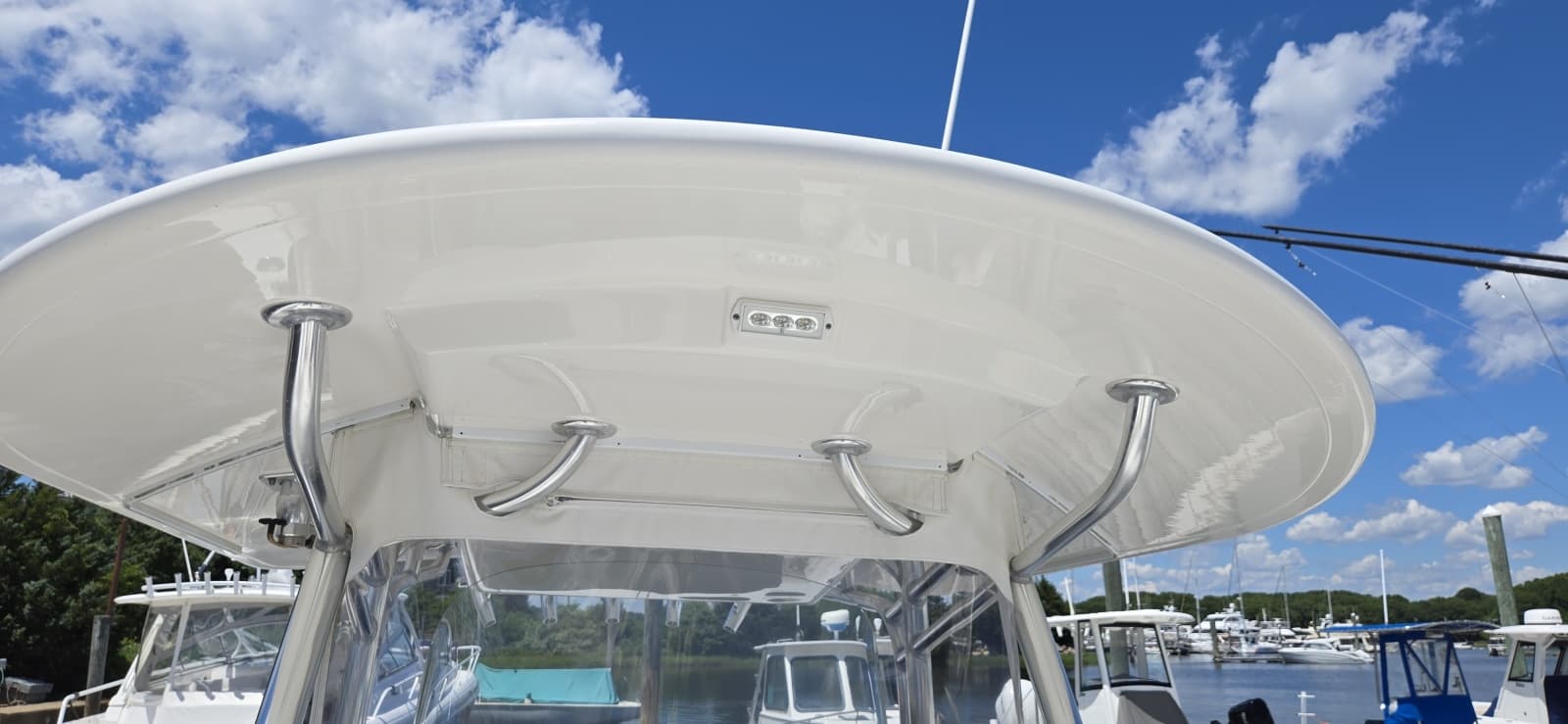 2018 Regulator 28 FS - Photo 17