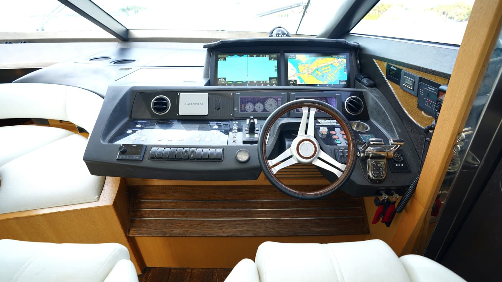 2013 Princess V72 - Photo 29
