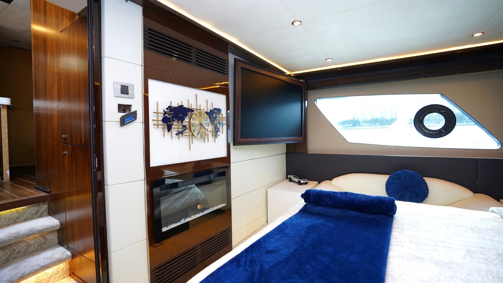 2013 Princess V72 - Photo 62