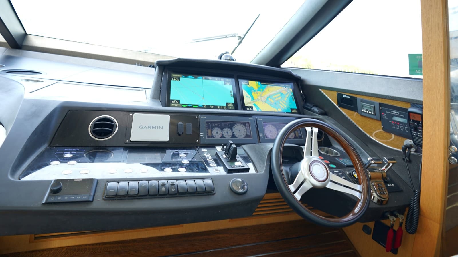 2013 Princess V72 - Photo 31