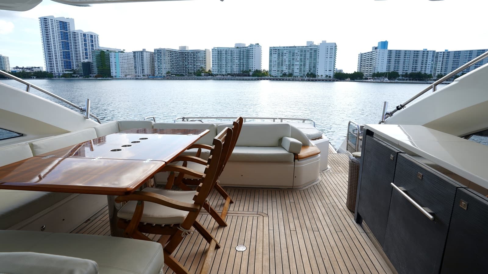 2013 Princess V72 - Photo 36