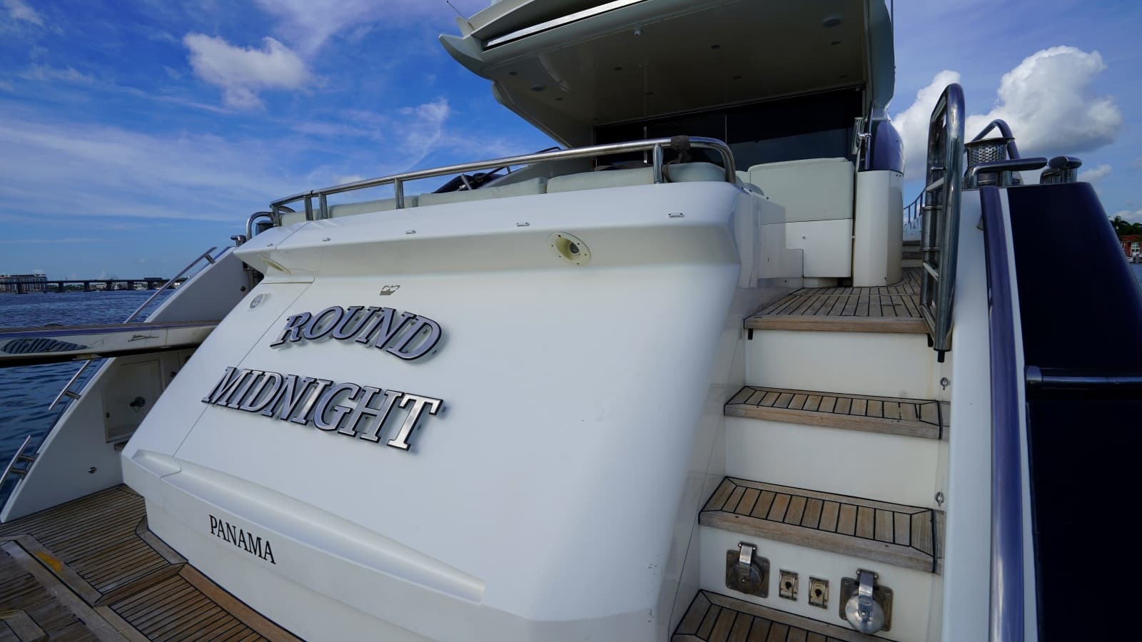 2013 Princess V72 - Photo 53