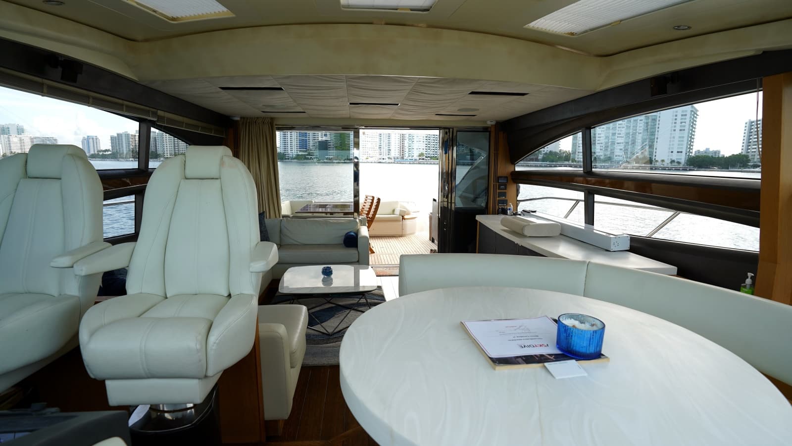 2013 Princess V72 - Photo 26