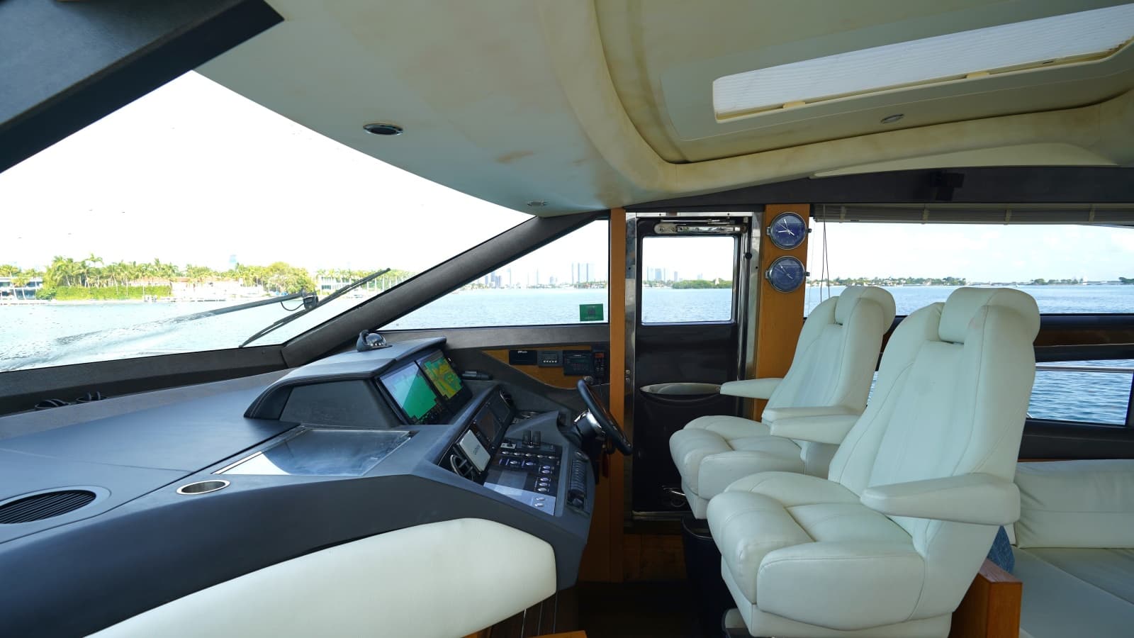 2013 Princess V72 - Photo 25