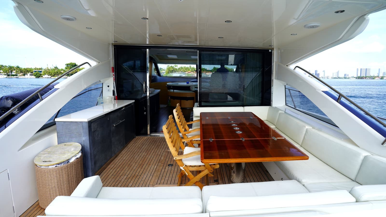 2013 Princess V72 - Photo 3