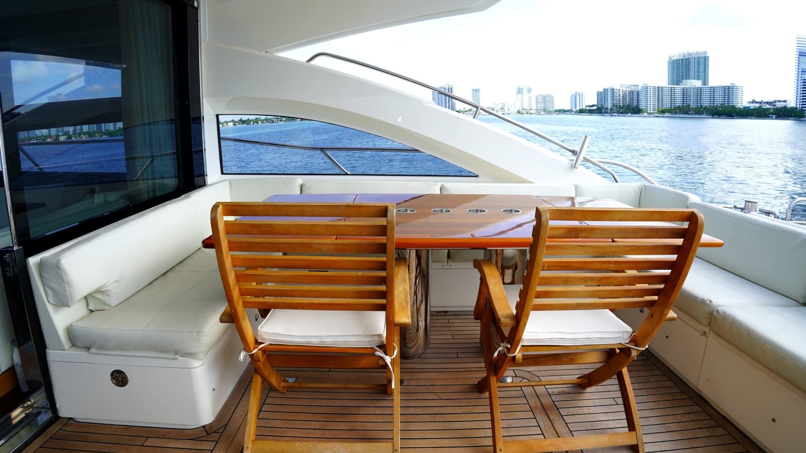 2013 Princess V72 - Photo 35