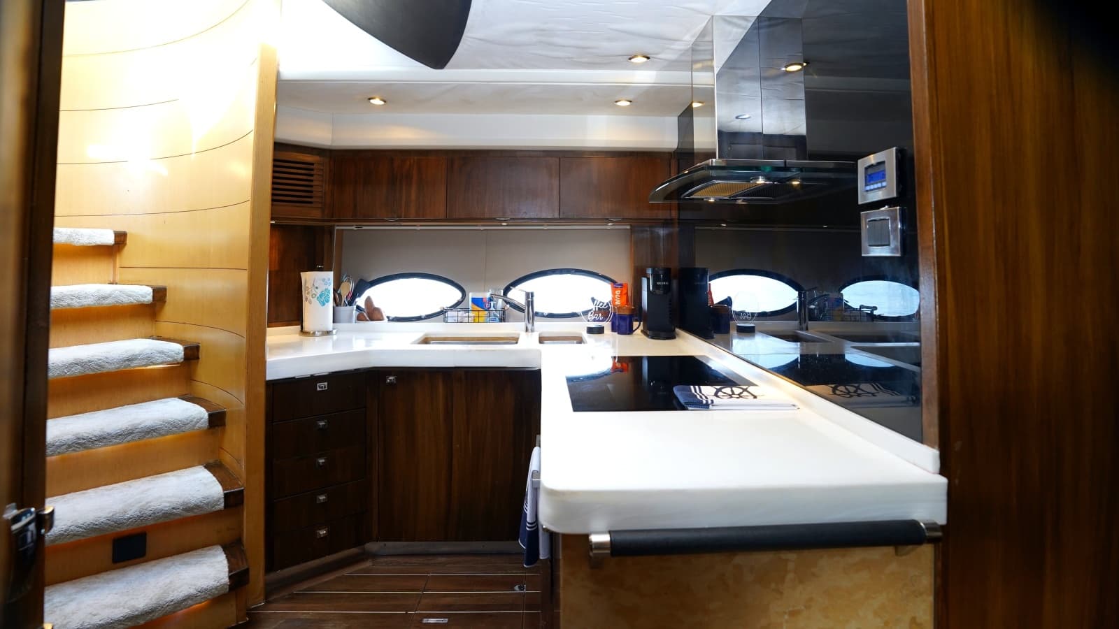 2013 Princess V72 - Photo 82