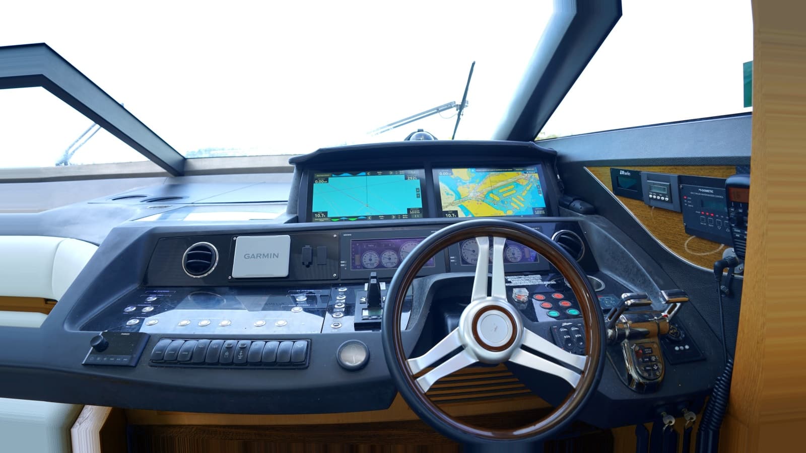 2013 Princess V72 - Photo 30
