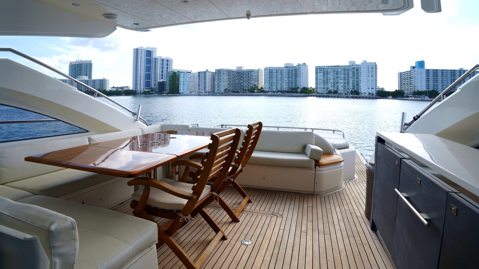 2013 Princess V72 - Photo 37