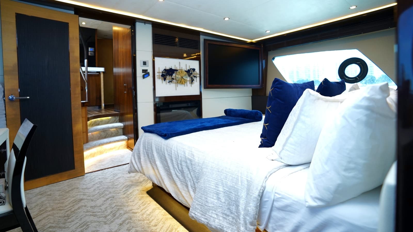 2013 Princess V72 - Photo 60