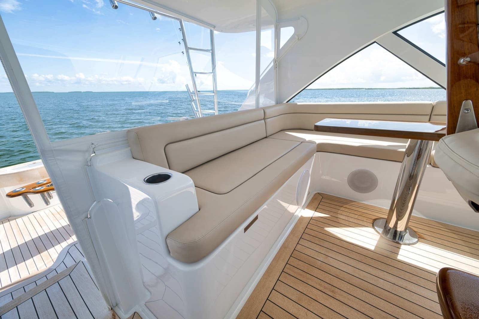 2023 Hatteras GT45X - Photo 43