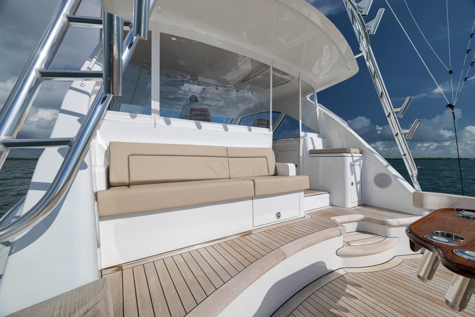 2023 Hatteras GT45X - Photo 22