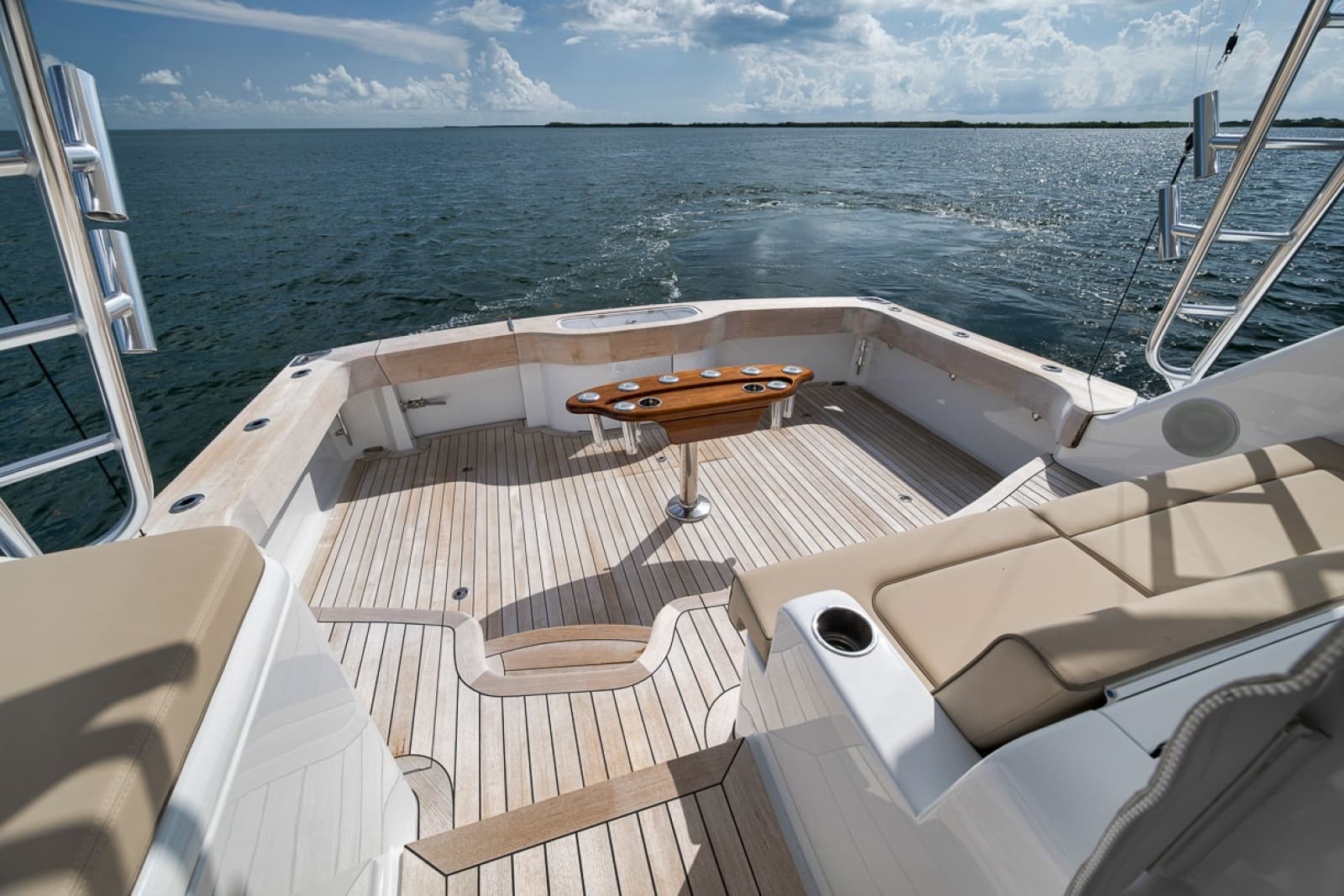 2023 Hatteras GT45X - Photo 32