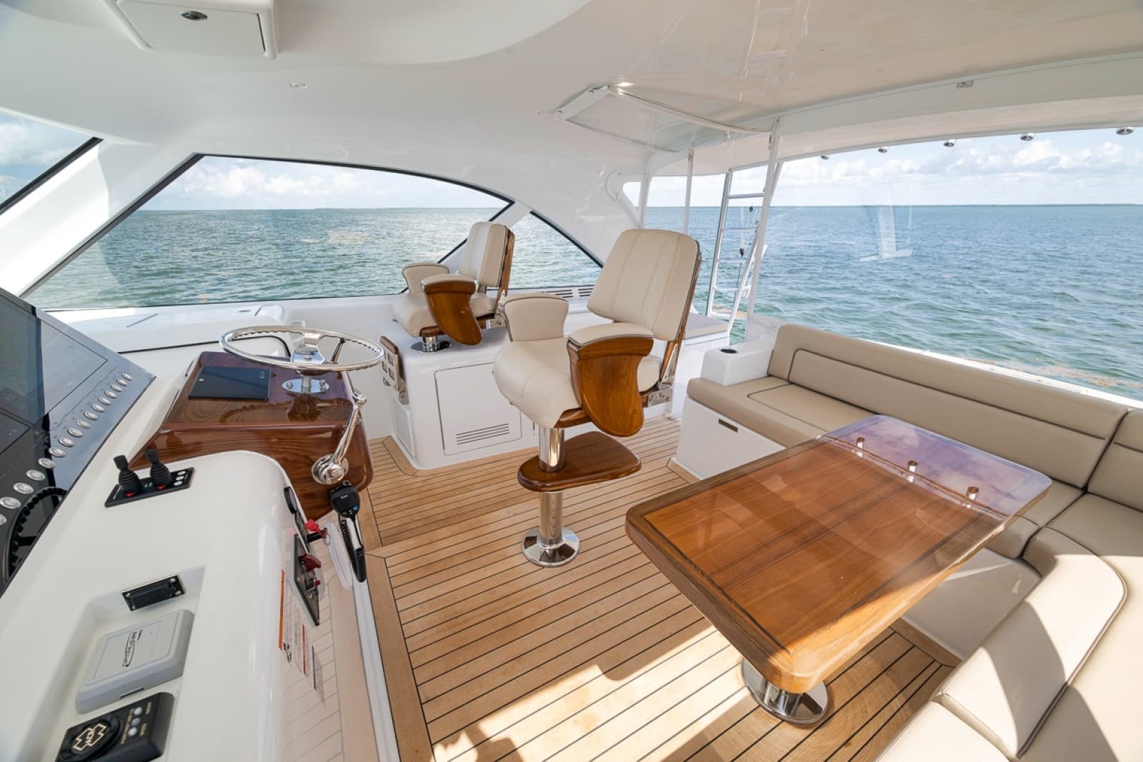 2023 Hatteras GT45X - Photo 44